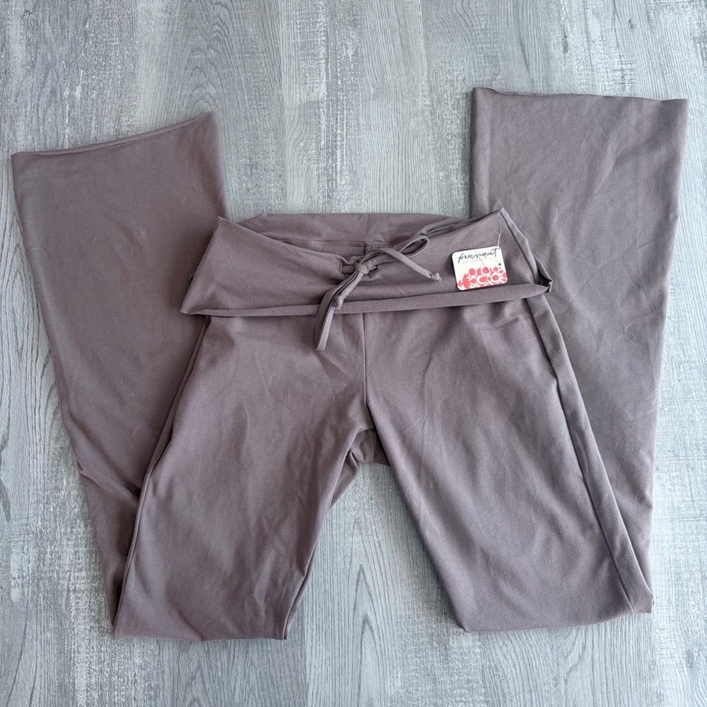 FREE PEOPLE MOVEMENT YOGA PANTS